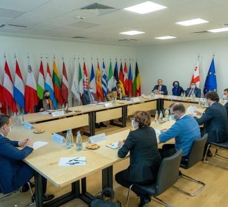 Frontnews image description