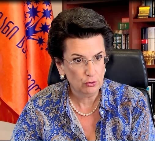 “სირცხვილია, როცა პრეზიდენტი ასე ღიად ვაჭრობს”