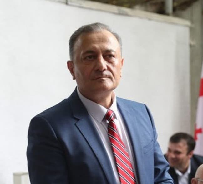 “გულისტკივილს გამოვხატავ ჩემი ძვირფასი კოლეგების გამოც, რომლებმაც დაამთავრეს პოლიტიკა ხელმოწერის შედეგად”