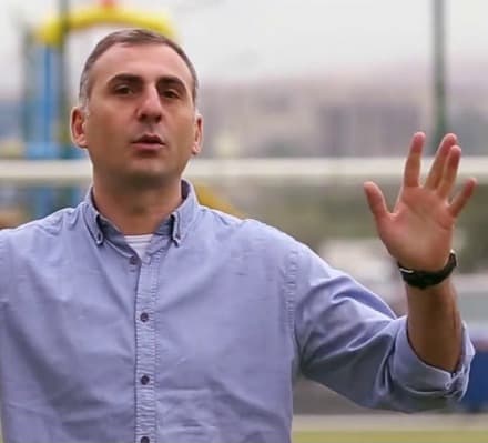 “შინაგანი ბრძოლები მაქვს, რომ ისე გავცე პასუხი, როგორც ვფიქრობ, თუ ისე ვიმოქმედო, როგორც პოლიტიკოსს შეჰკადრის”