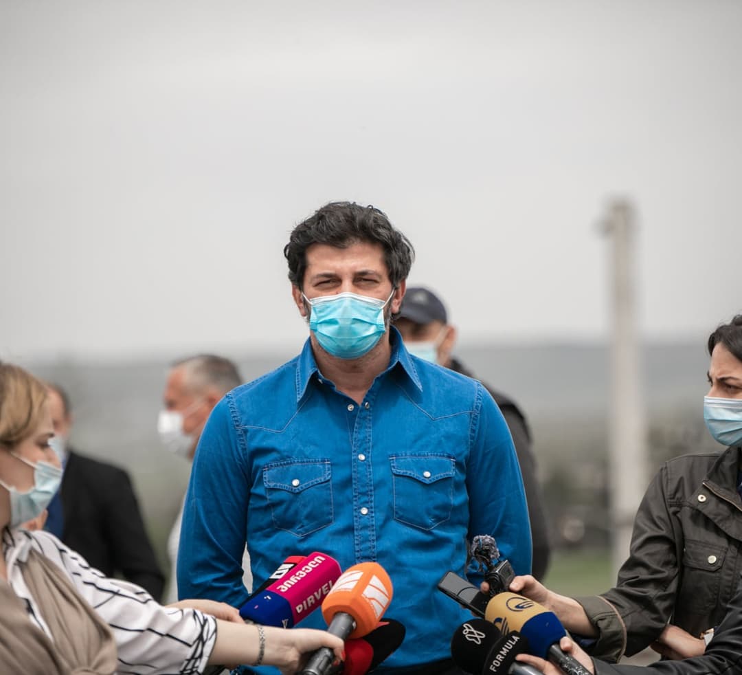 “მივესალმებით მის ჩამოსვლას, თუ ის გარისკავს, მოახერხებს ჩამოსვლას”