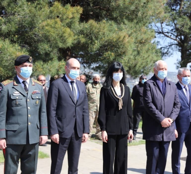 Frontnews image description