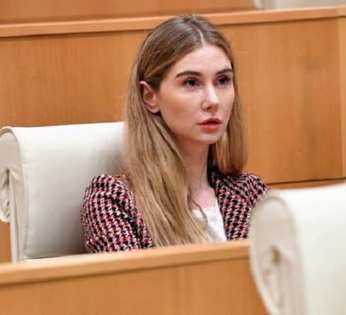 “არ გამოვრიცხავ, უახლოეს მომავალში “ქართული ოცნება”, უმრავლესობა საერთოდ დაიშალოს პარლამენტში”