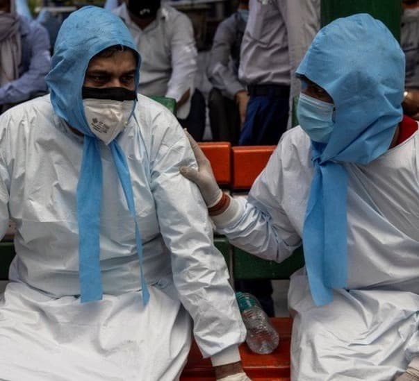 Hospitals overwhelmed as deaths pass 200,000 in India