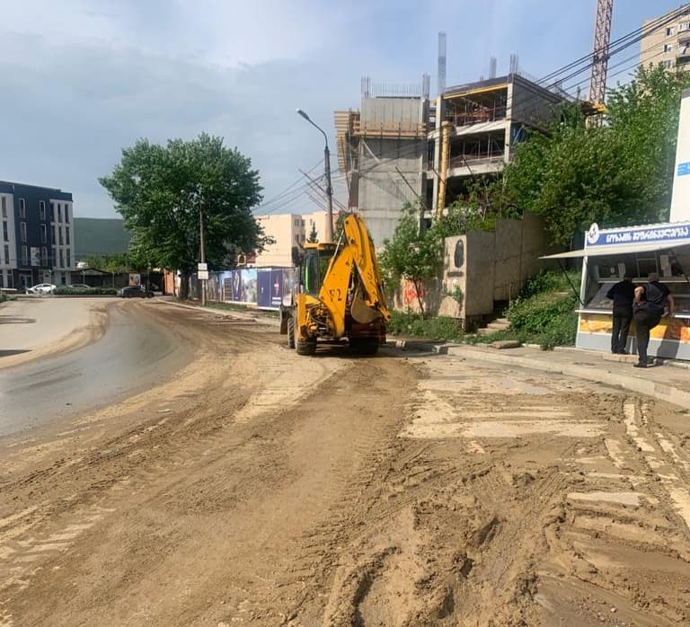 Frontnews image description