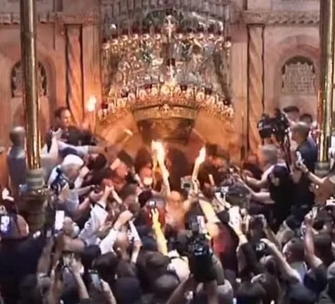 Holy fire descended in Jerusalem
