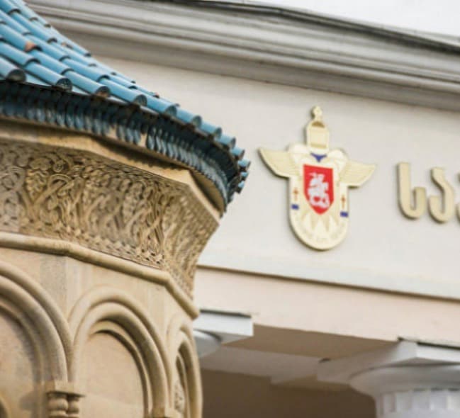 “პრობლემა მოგვარებულია და სასულიერო პირებს დაუბრკოლებლად შეუძლიათ სასაფლაოებზე გასვლა”