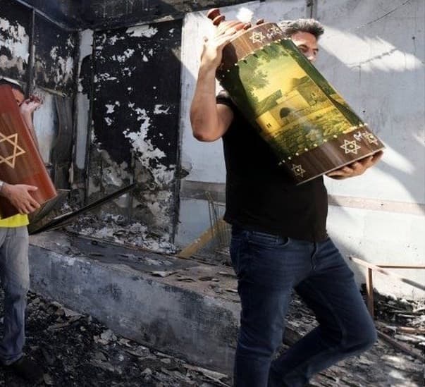 Israel-Gaza: Fears of war as violence escalates