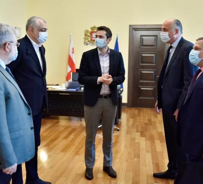 კახა კუჭავა ფრაქცია „ლელო – პარტნიორობა საქართველოსთვის“ წევრებს შეხვდა