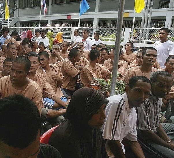 Thailand: Record number of Covid cases as prison clusters grow