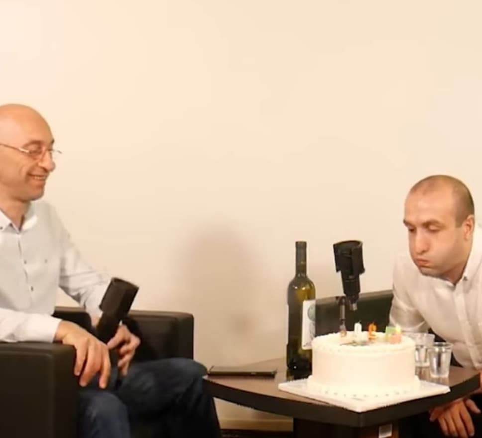 Frontnews image description