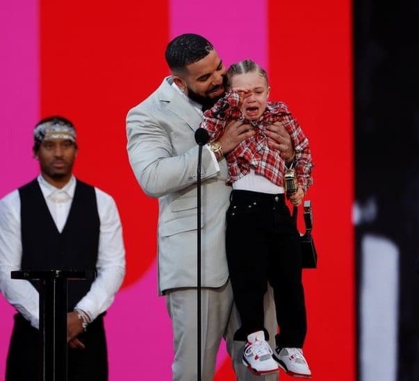 Billboard Music Awards: Drake’s son joins him to accept artist of the decade