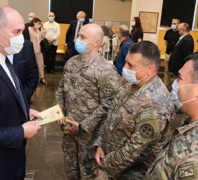 Frontnews image description