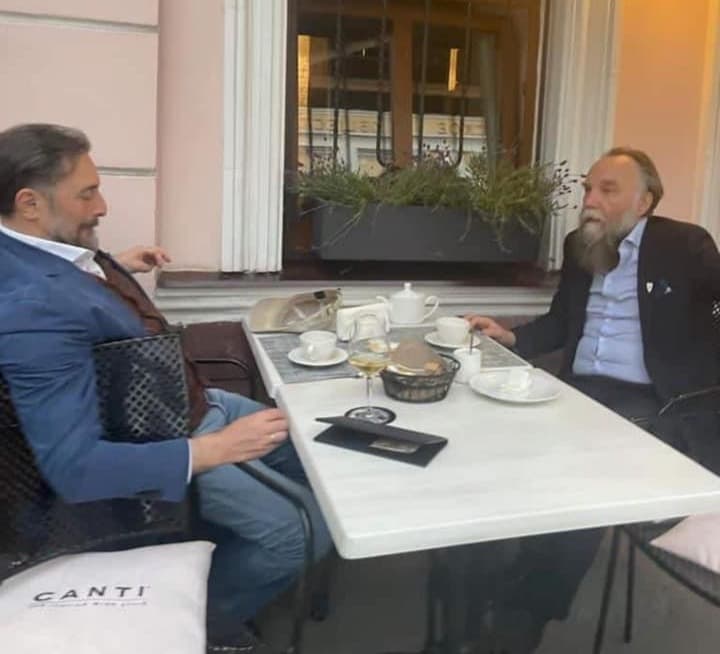 ლევან ვასაძე მოსკოვში კრემლის იდეოლოგს ალექსანდრე დუგინს შეხვდა