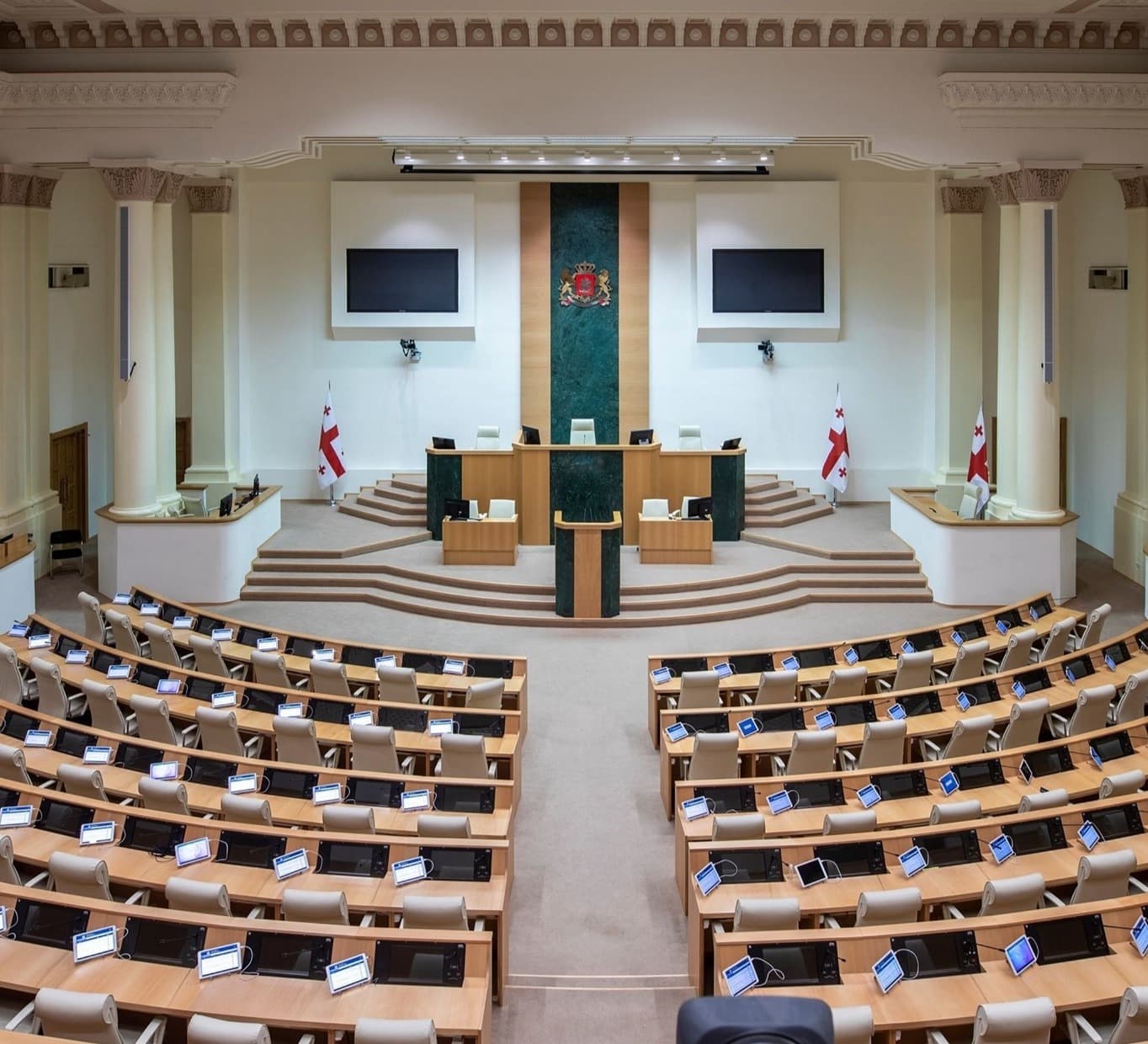 Frontnews image description