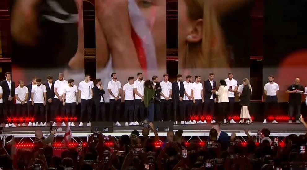 სალომე ზურაბიშვილმა ეროვნული ნაკრების წევრები და ფედერაციის წარმომადგენლები ღირსების ორდენებით დააჯილდოვა