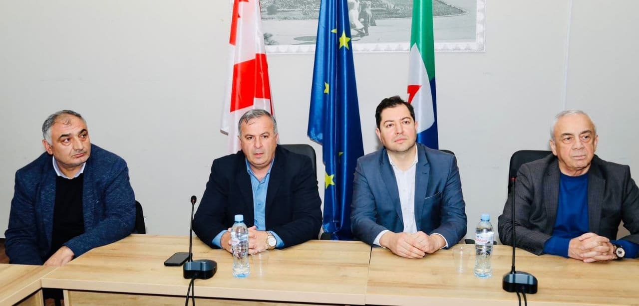 Frontnews image description