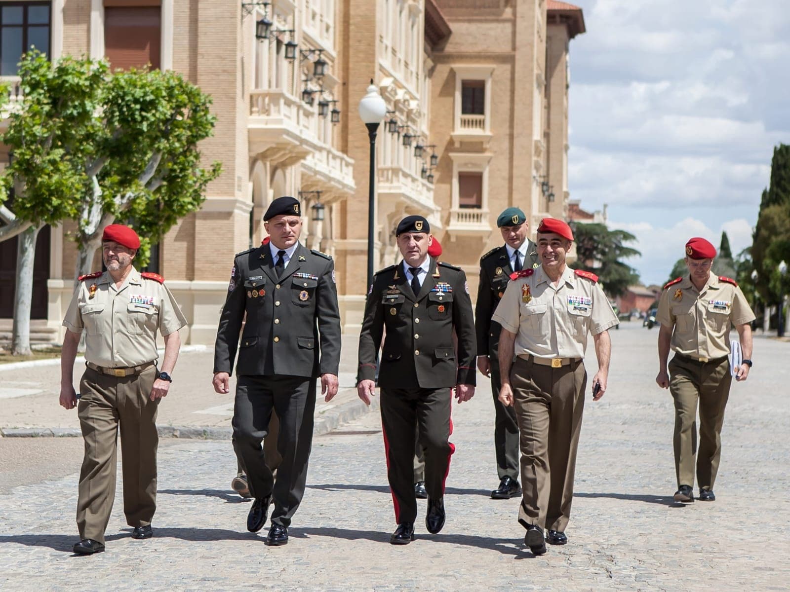 Frontnews image description