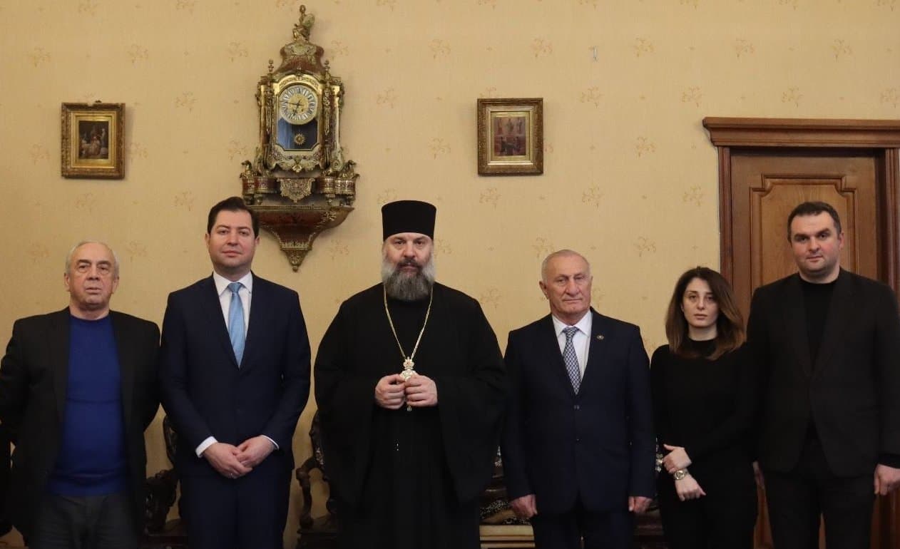 Frontnews image description