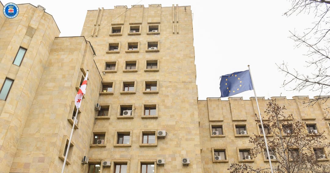 პროკურატურამ დიდი ოდენობით თანხების მოტყუებით დაუფლების ფაქტზე ერთ პირს ბრალდება წარუდგინა