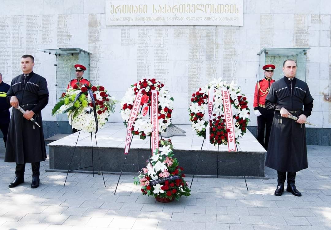 Frontnews image description