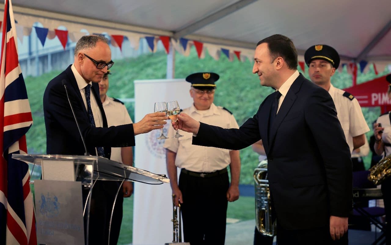 Frontnews image description