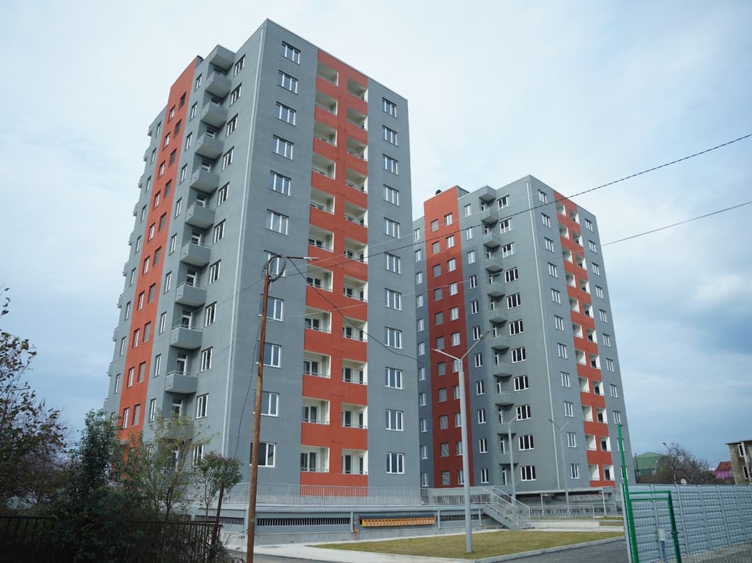 ბათუმში, ბინათმშენებლობის პროექტის ფარგლებში პოლიციელებს ბინები გადაეცათ