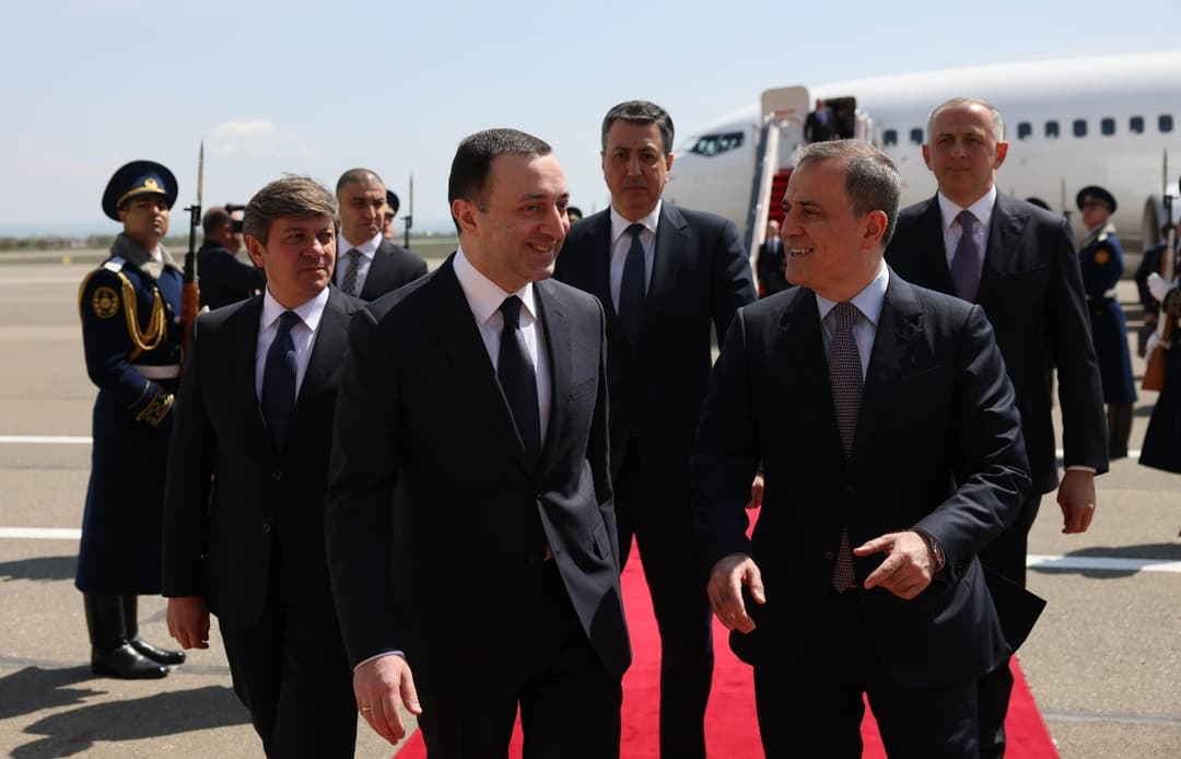 ირაკლი ღარიბაშვილის ვიზიტი აზერბაიჯანის რესპუბლიკაში დაიწყო