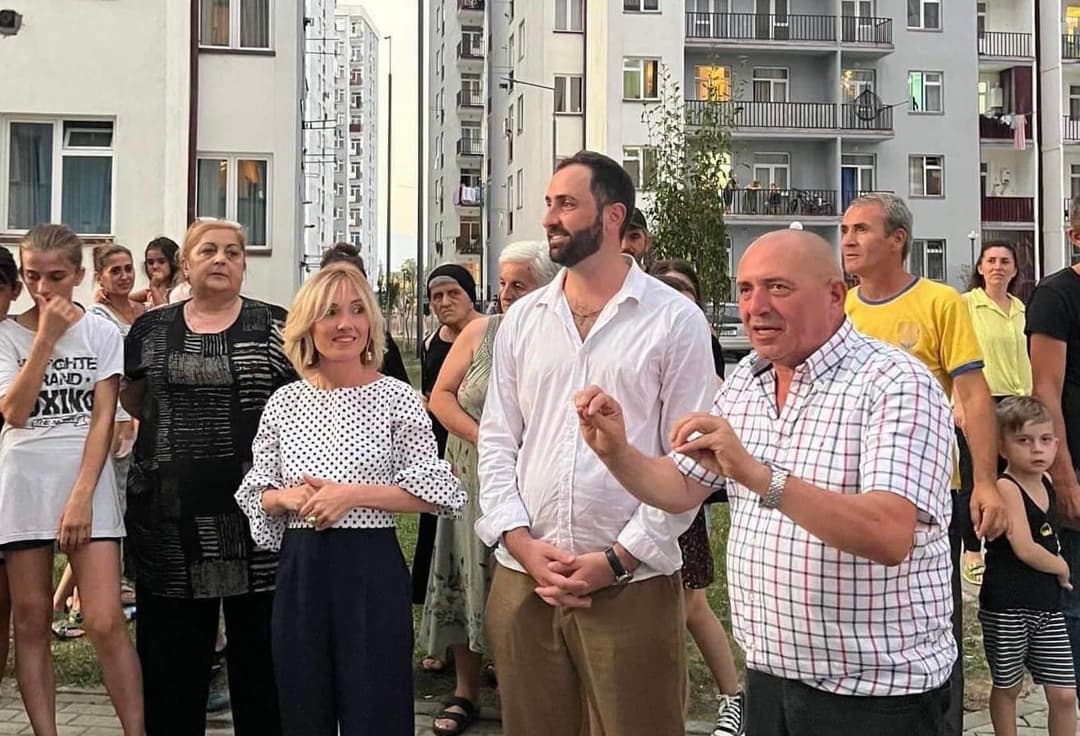 ნანა გაბელია ზუგდიდში აფხაზეთიდან დევნილ ახალგაზრდებთან შეხვედრებს განაგრძობს