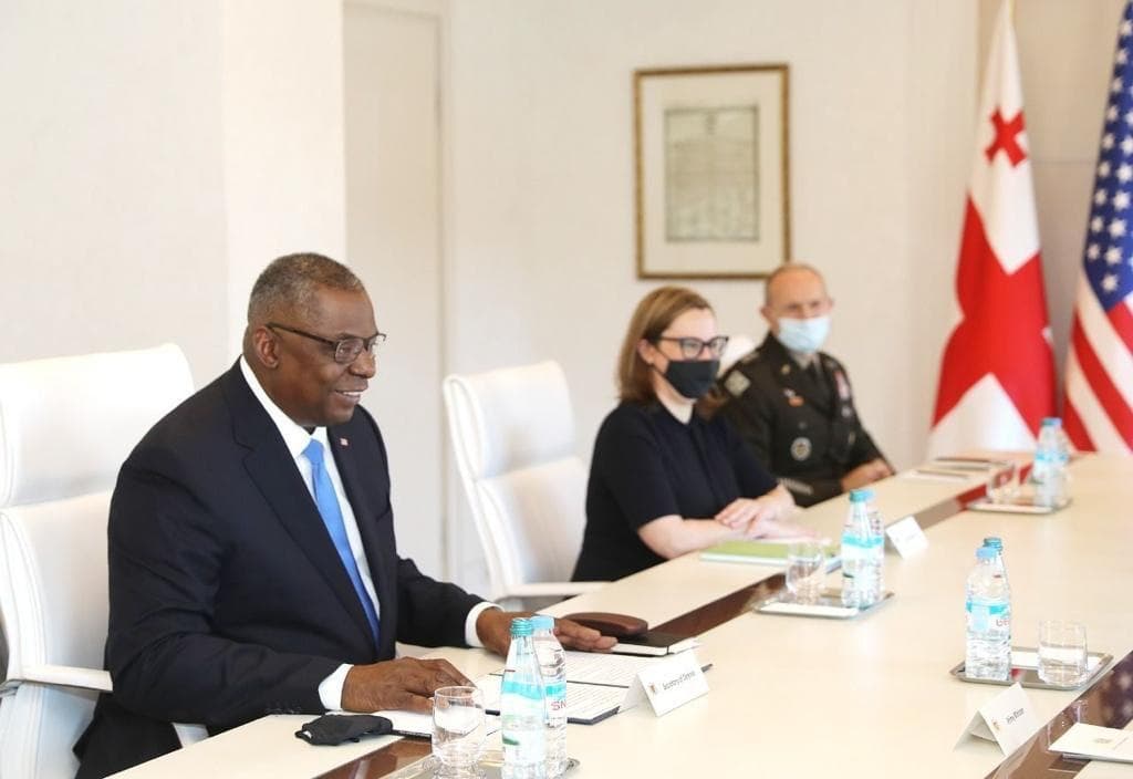 ლოიდ ოსტინი – აშშ გმობს რუსეთის მიერ საქართველოს ტერიტორიების ოკუპაციას და შავ ზღვაზე გავლენის მოპოვების მცდელობებს