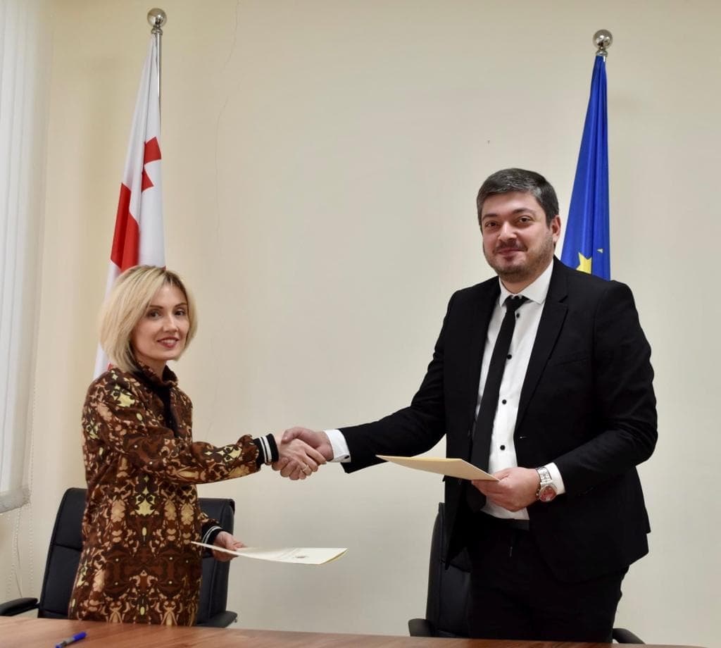 მინისტრის აპარატსა და იურიდიული დახმარების სამსახურს შორის ურთიერთთანამშრომლობის მემორანდუმი გაფორმდა