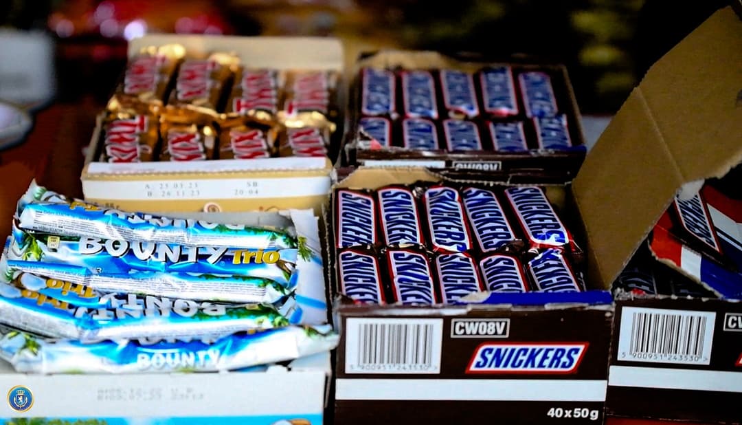 ადამიანის ჯანმრთელობისათვის საშიში შოკოლადის ნაწარმის რეალიზაციის ფაქტზე ორი პირი ამხილეს