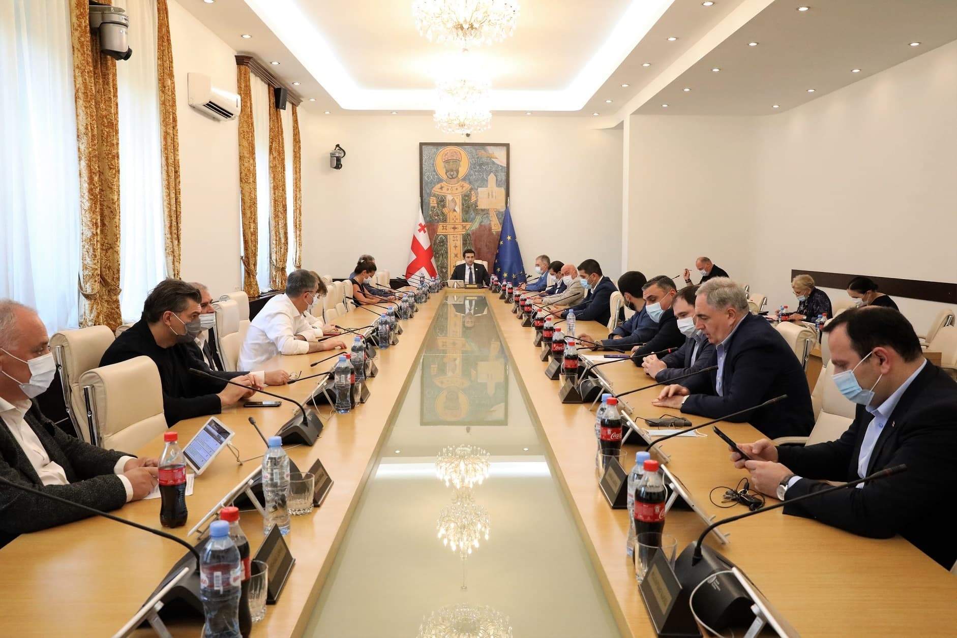 Frontnews image description