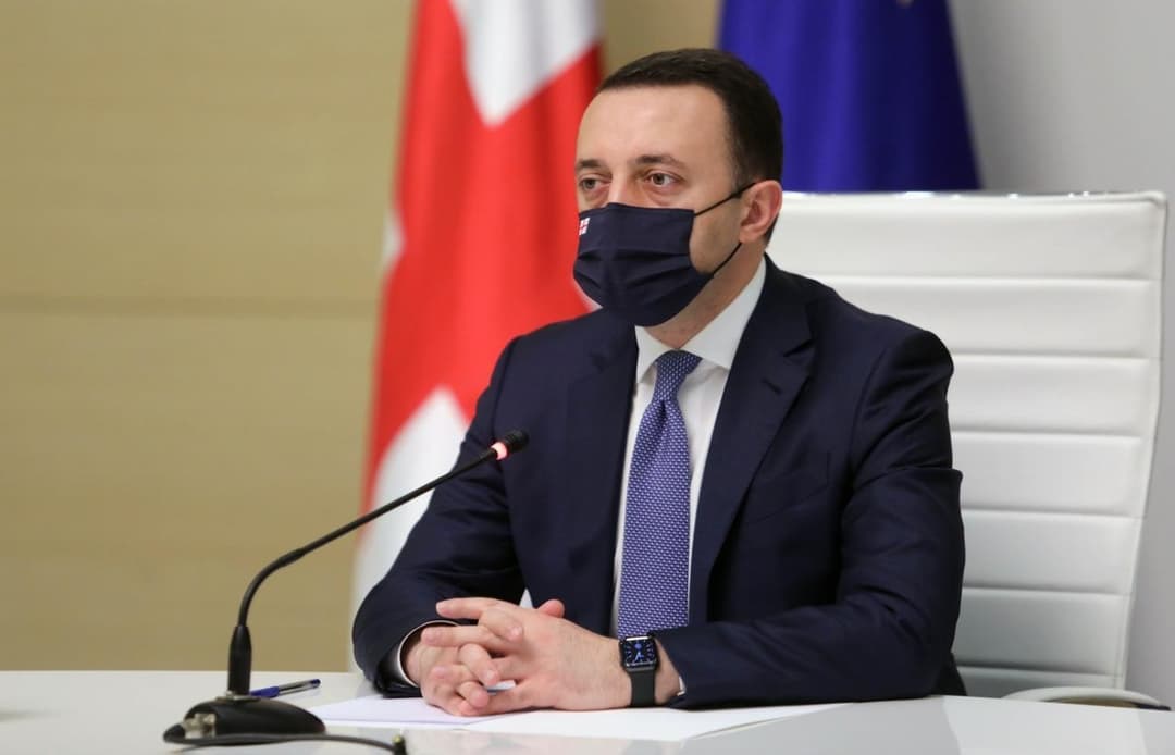 პრემიერ-მინისტრმა შესაბამის უწყებებს ვაქცინებზე ხელმისაწვდომობის გაფართოებისთვის აუცილებელი ღონისძიებების მოკლე ვადებში გატარება დაავალა