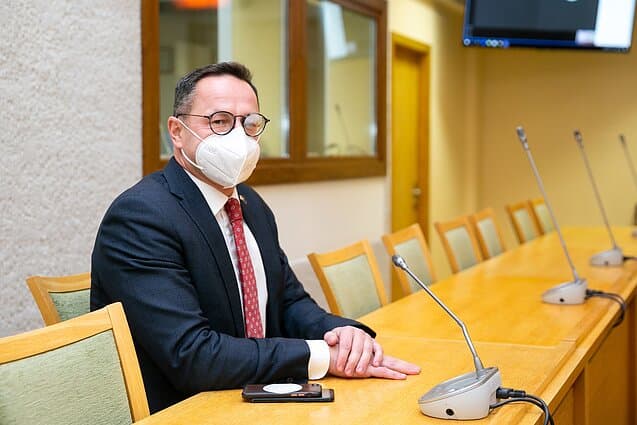 ჟიგიმანტას პავილიონისი ლიეტუვის პარლამენტის საგარეო ურთიერთობათა კომიტეტის თავმჯდომარის თანამდებობას ტოვებს