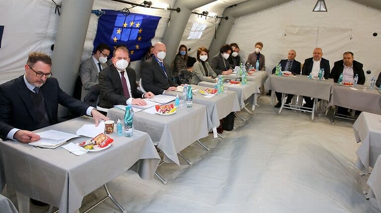 Frontnews image description