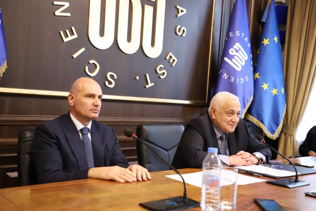 რუსლან აბაშიძე საქართველოს ტექნიკურ უნივერსიტეტში აფხაზური ენის დღისადმი მიძღვნილ ღონისძიებას დაესწრო