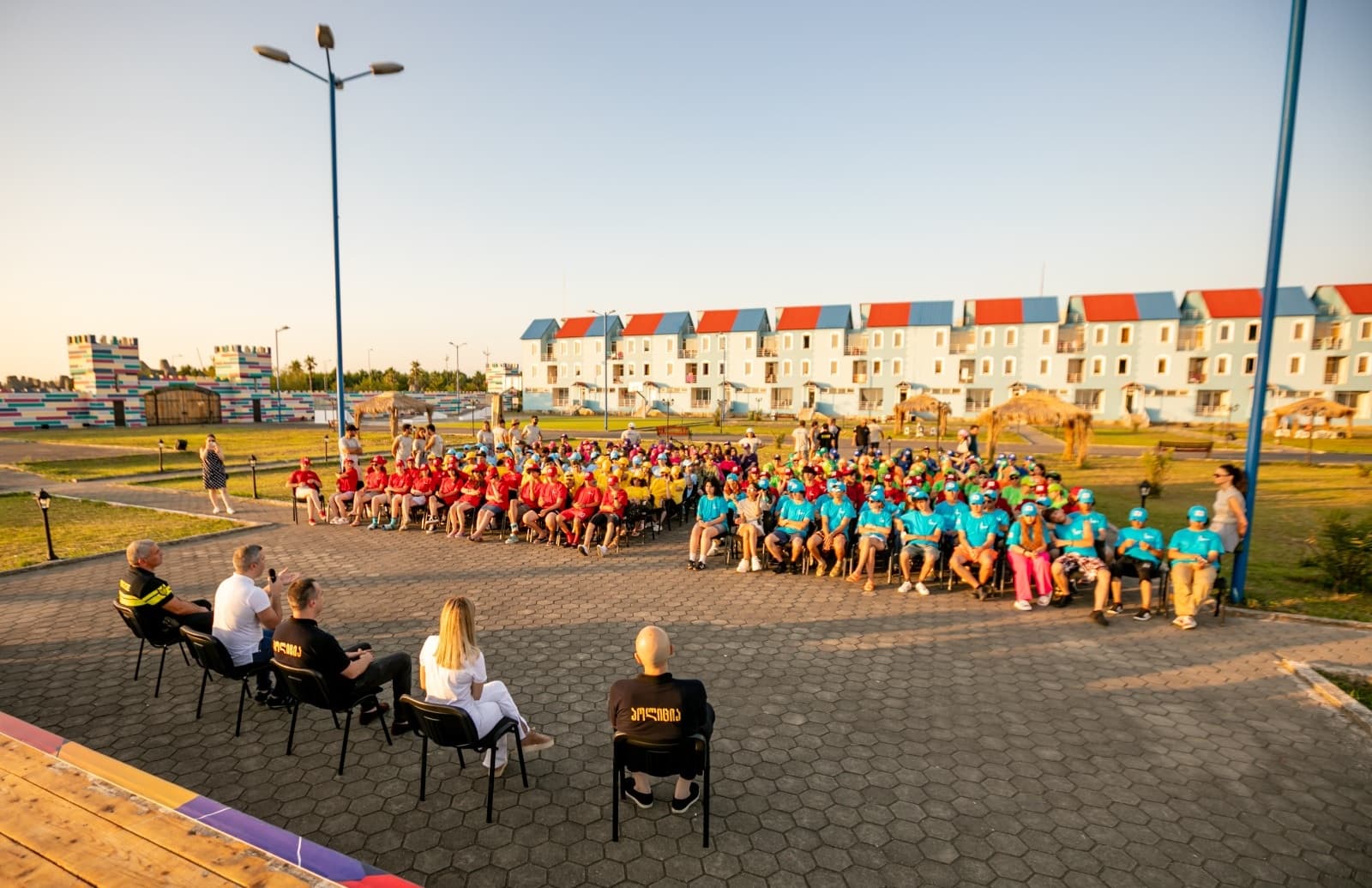 Frontnews image description