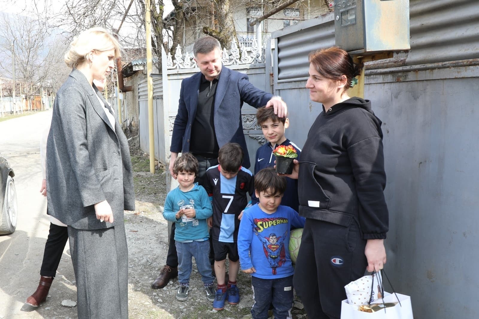 Frontnews image description