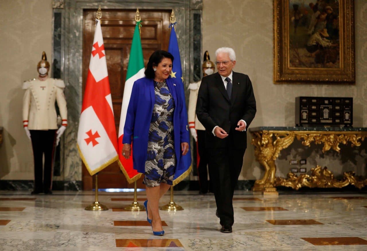 Frontnews image description