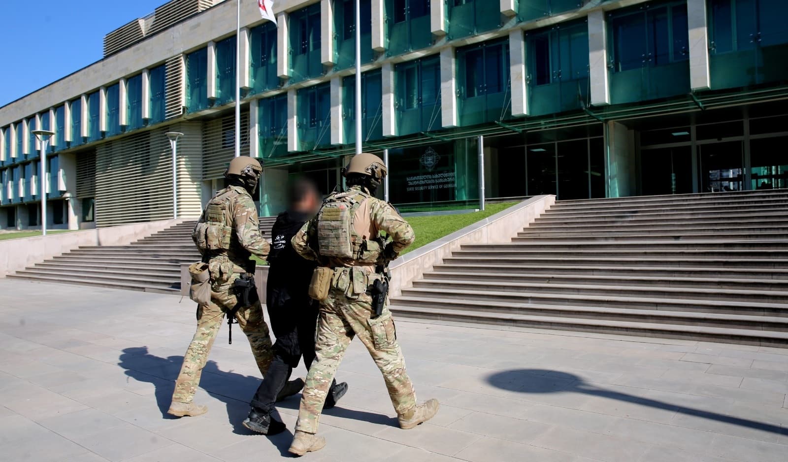 Frontnews image description