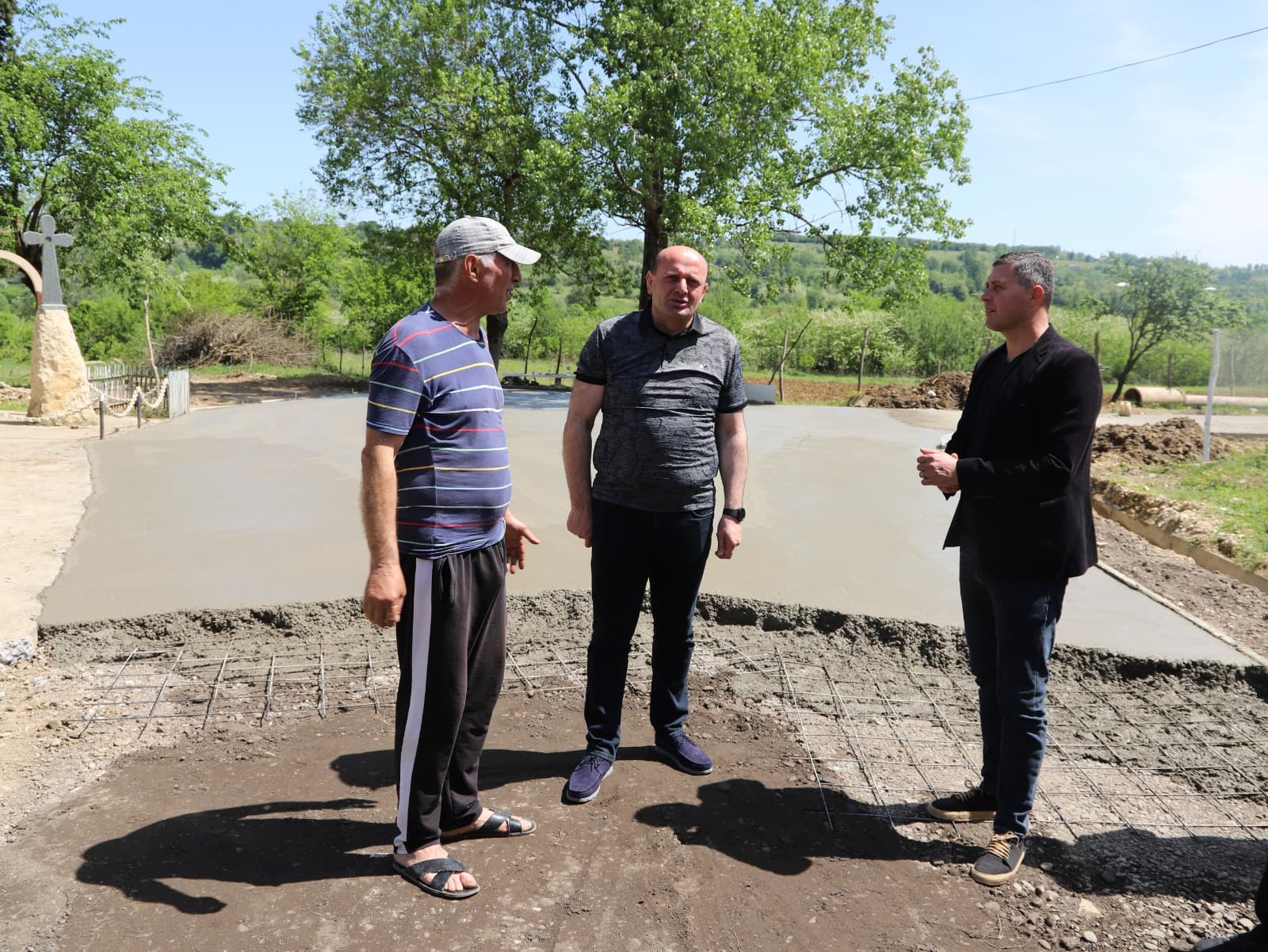 Frontnews image description