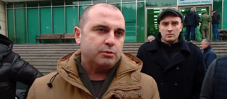 ლევან ხაბეიშვილი – სააკაშვილის სიმაღლე აქვთ დაპატარავებული საბუთებში იმიტომ, რომ კრიტიკულ ნიშნულს არ ჩამოსცდეს მისი პარამეტრები