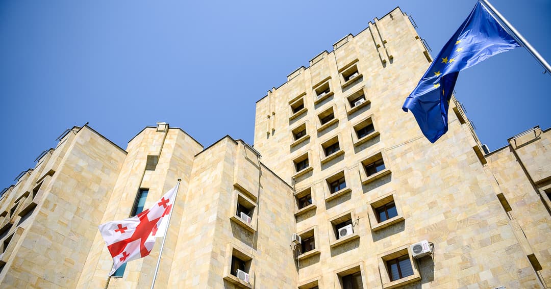 პროკურატურამ ჯგუფურად ჩადენილი ძალადობის ფაქტზე 6 პირს ბრალდება წარუდგინა