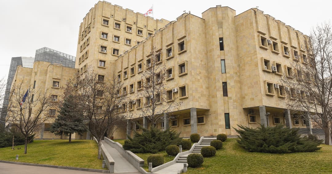 პროკურატურამ პირადი ცხოვრების საიდუმლო ხელყოფის და სექსუალური ხასიათის იძულების ფაქტზე დაკავებულს ბრალდება წარუდგინა