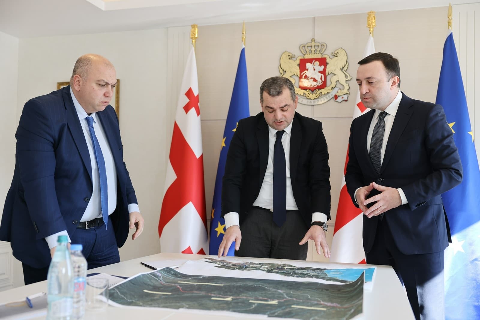 Frontnews image description