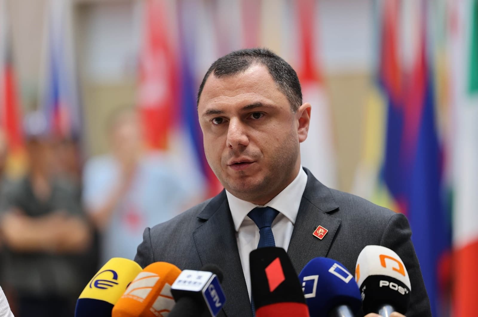 Frontnews image description