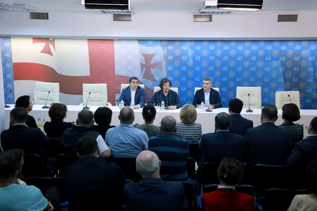 საპარლამენტო უმრავლესობა პარლამენტის ვიცე-სპიკერის პოსტზე ლევან ბეჟაშვილის კანდიდატურას მხარს არ დაუჭერს