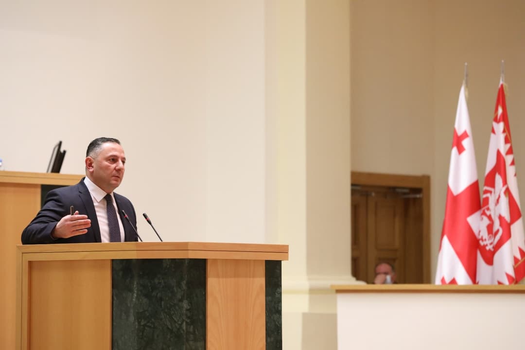 ვახტანგ გომელაური – გასულ წელს, დაკავებულია “ქურდულ სამყაროსთან“ კავშირში მყოფი 79 პირი, ასევე, სისხლის სამართლის პასუხისგებაში მიეცა 6 „კანონიერი ქურდი“