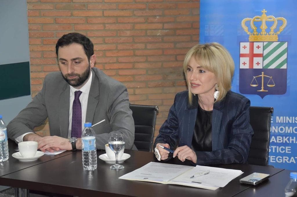 იუსტიციისა და სამოქალაქო ინტეგრაციის საკითხებში აფხაზეთის მინისტრის აპარატის ორგანიზებით „ახალგაზრდული მრჩეველთა საბჭოს“ წარმომადგენლებთან პირველი შეხვედრა გაიმართა